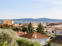 https://www.merprovence.com/proprietes/sainte-maxime-dernier-etage-vue-mer/