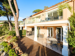 https://www.merprovence.com/proprietes/sainte-maxime-maison-3-chambres-piscine/