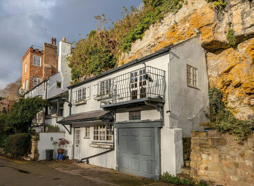 Maison Troglodyte dans le Var